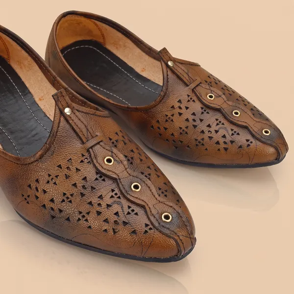 ORION_Ethnic_shoe
