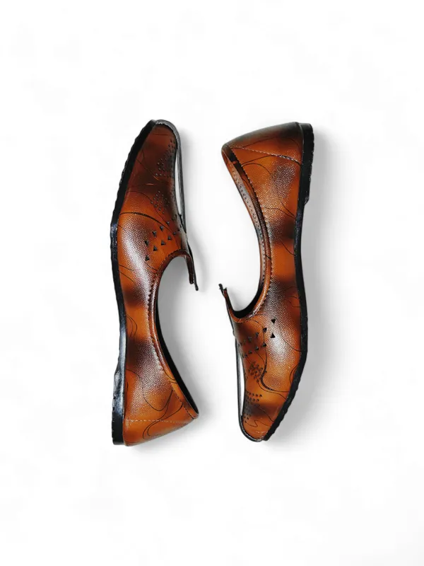 LUXE_Ethnic_shoe