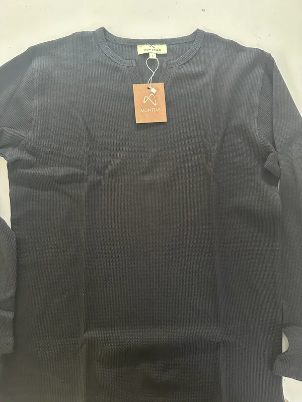 Black_Knit_Regular_Fit_Sweater_For_Men