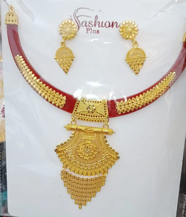 Gold_Tone_Traditional_Necklace_Set_For_Women
