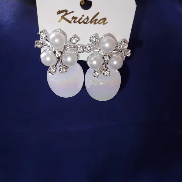 Silver_Pearl_Drop_Earrings_for_Women