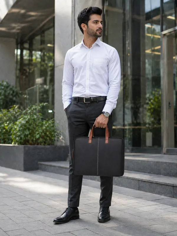 Salvira_Premium_Laptop_Messenger_Bag_|_15.6_Inch_Office_Laptop_Sleeve_Case_|_Water-Resistant_Business_Briefcase_|_PU_Leather_Handle_|_Lightweight_Laptop_Carry_Bag_for_Men_&_Women_|_Black
