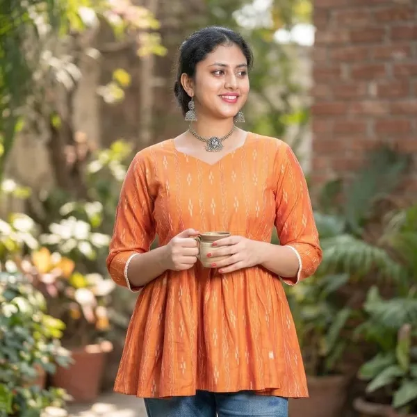 Women_S_Cotton_V_Neck_Kurti_With_3_4_Sleeves