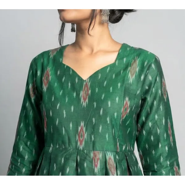 Women_S_Cotton_V_Neck_Kurti_With_3_4_Sleeves