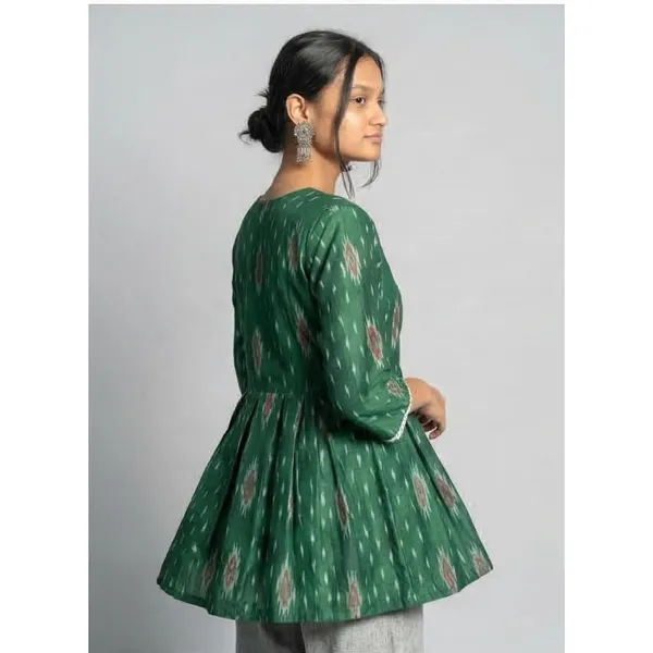 Women_S_Cotton_V_Neck_Kurti_With_3_4_Sleeves