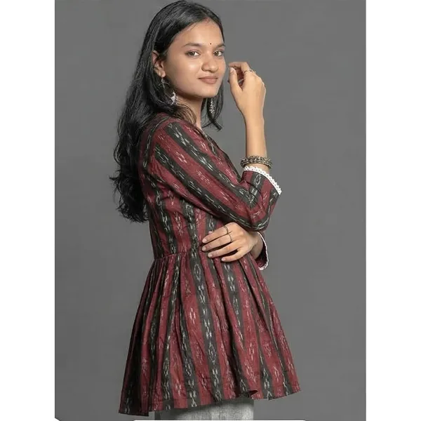 Women_S_Cotton_Blend_Ikat_Printed_Kurti