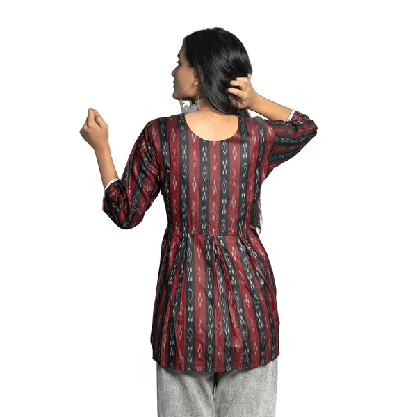 Women_S_Cotton_Blend_Ikat_Printed_Kurti