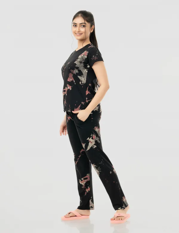 Black_Printed_Relaxed_Fit_Lounge_Set_for_Women