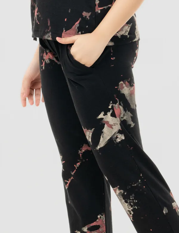 Black_Printed_Relaxed_Fit_Lounge_Set_for_Women