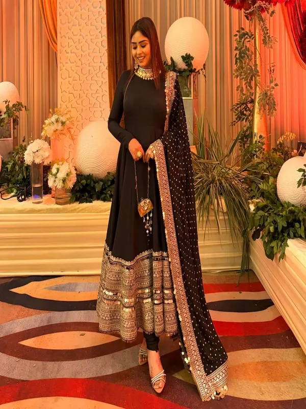 Black_Georgette_Embroidered_Flared_Anarkali_Suit_With_Dupatta_For_Women