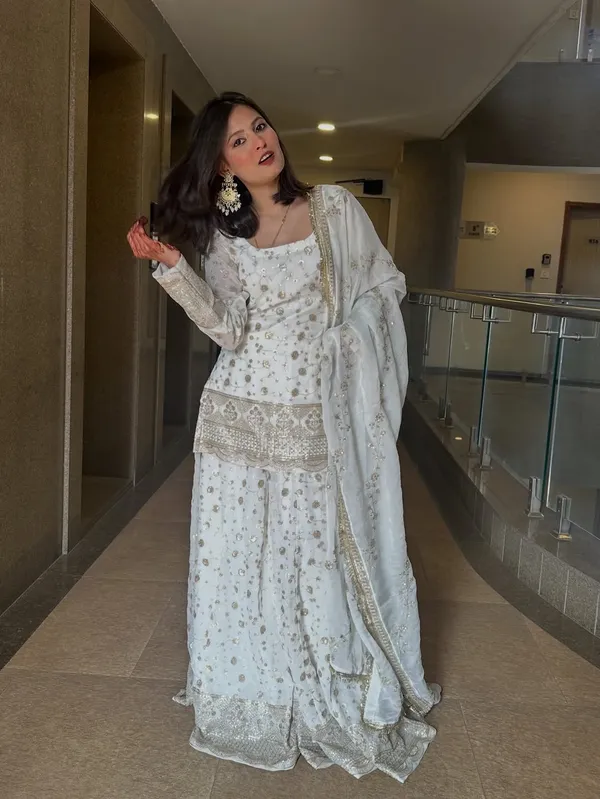 Ivory_Georgette_Embroidered_Anarkali_Kurta_Set_For_Women
