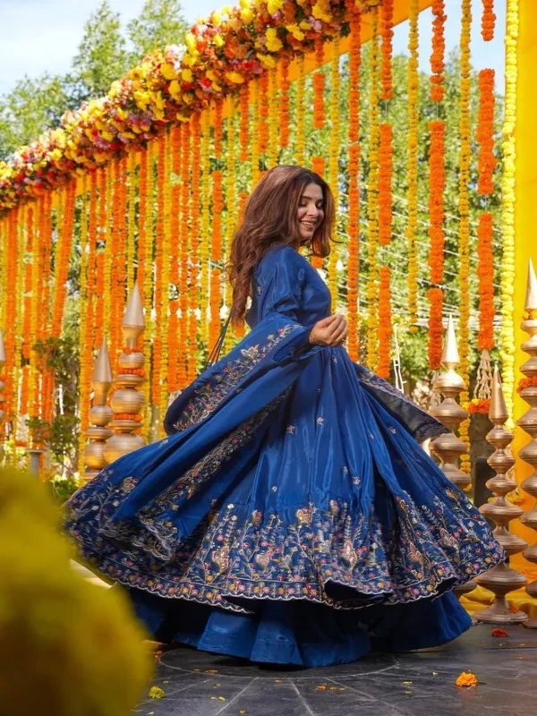 Blue_Georgette_Embroidered_Anarkali_Suit_Set_For_Women