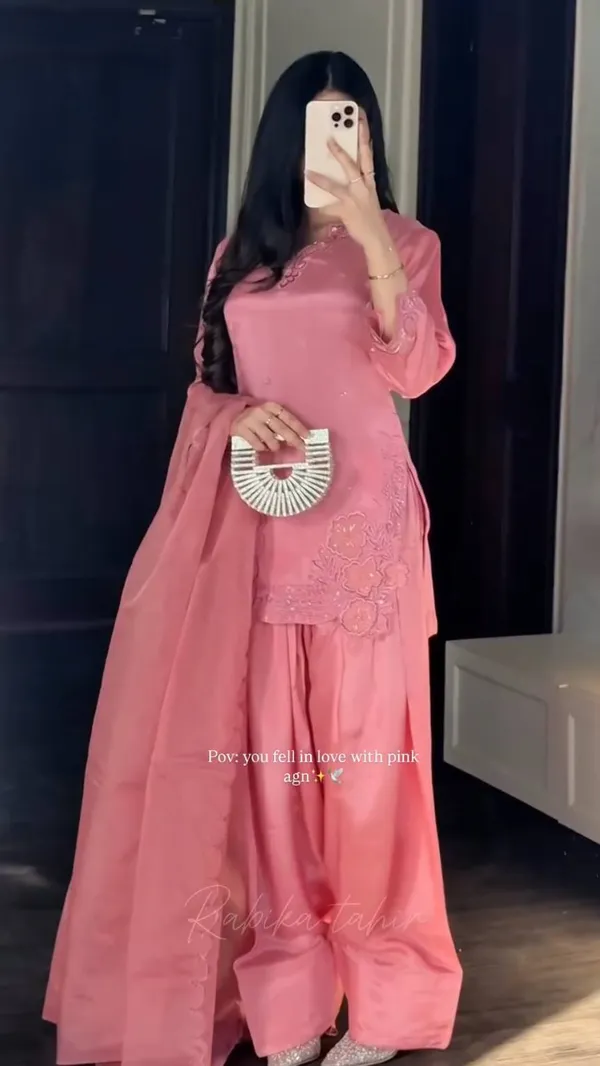 Pink_Georgette_Embroidered_Kurta_Set_For_Women