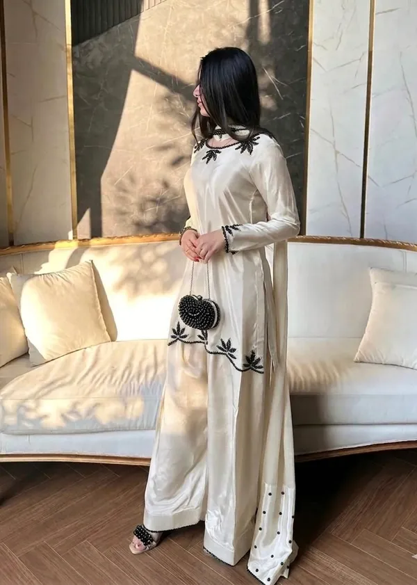 White_Georgette_Embroidered_Straight_Kurta_Set_For_Women