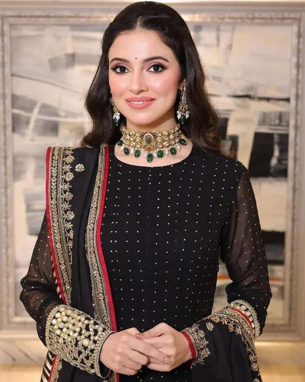 Black_Georgette_Embroidered_Kurta_Dupatta_Set_For_Women