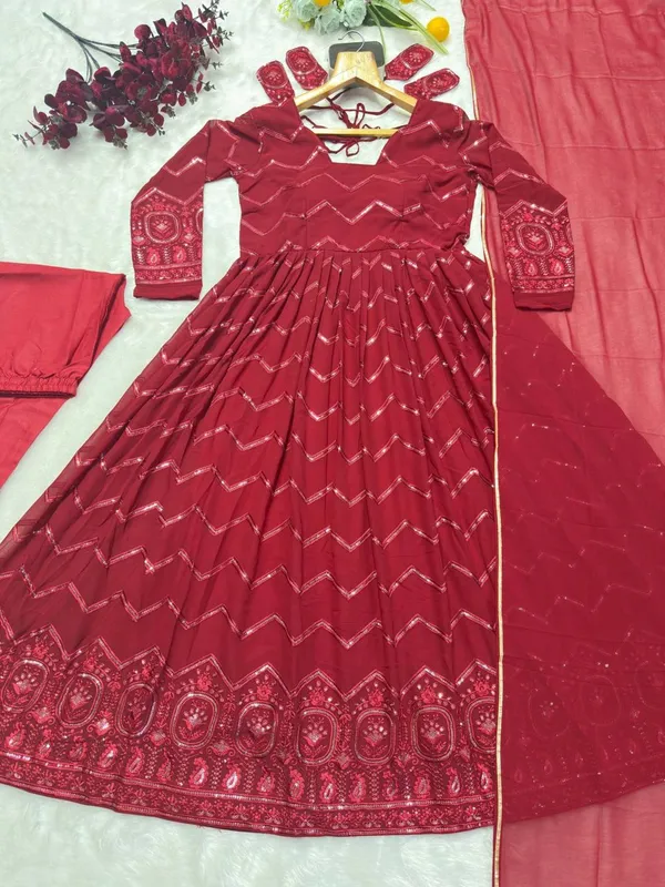 Red_Georgette_Embellished_Anarkali_Kurta_With_Dupatta_For_Women