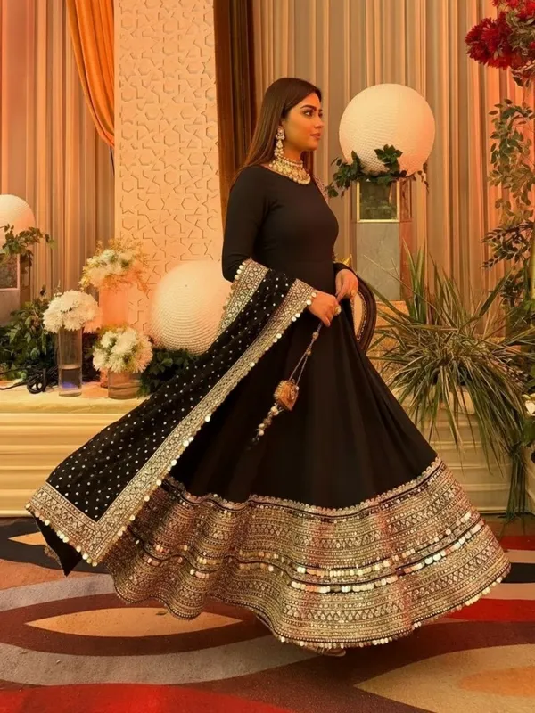 Black_Georgette_Embroidered_Flared_Anarkali_Suit_With_Dupatta_For_Women