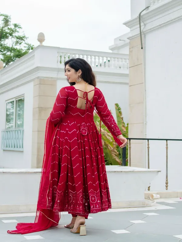 Red_Georgette_Embellished_Anarkali_Kurta_With_Dupatta_For_Women