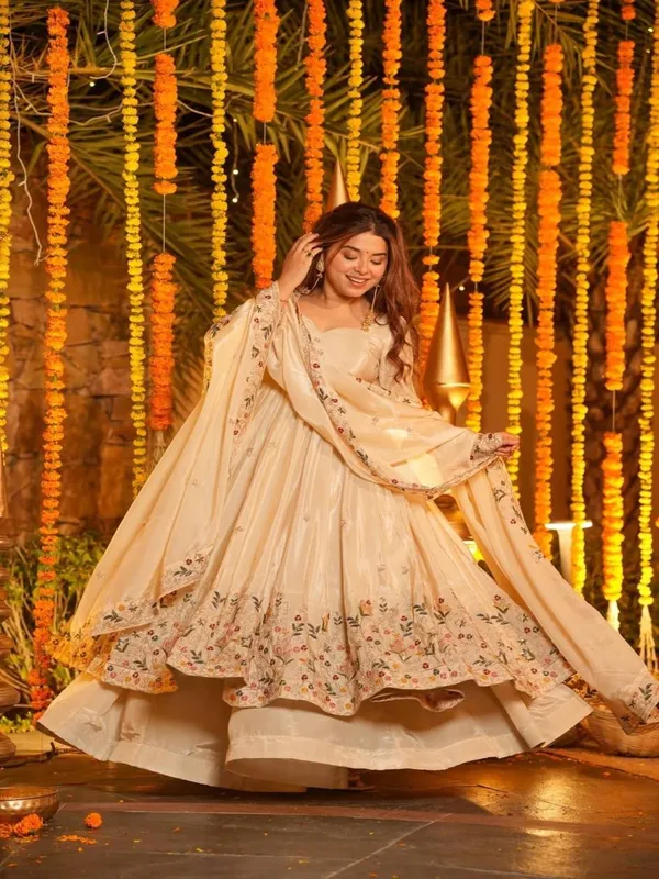 Ivory_Georgette_Floral_Anarkali_Suit_Set_For_Women