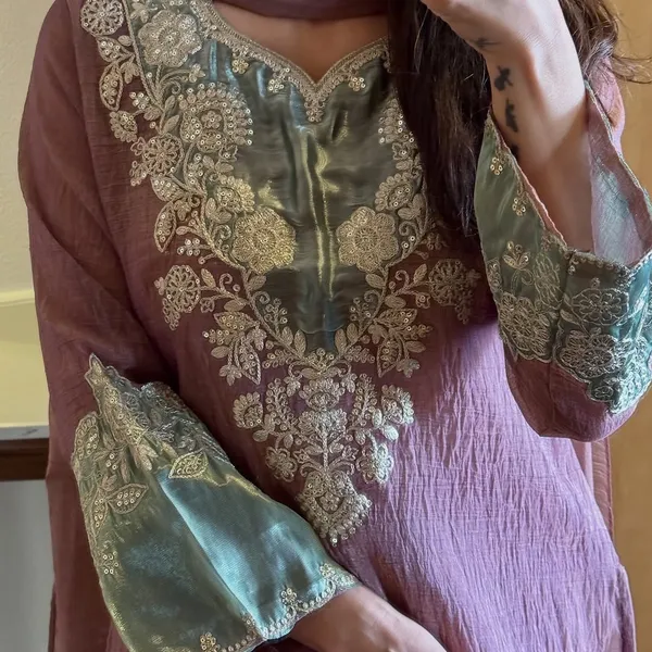 Pink_Georgette_Embroidered_Straight_Kurta_Set_For_Women