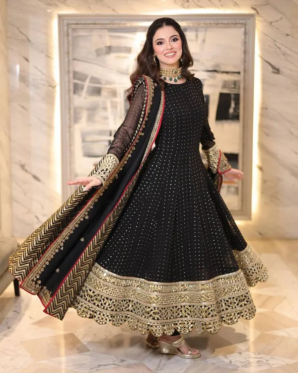 Black_Georgette_Embroidered_Kurta_Dupatta_Set_For_Women