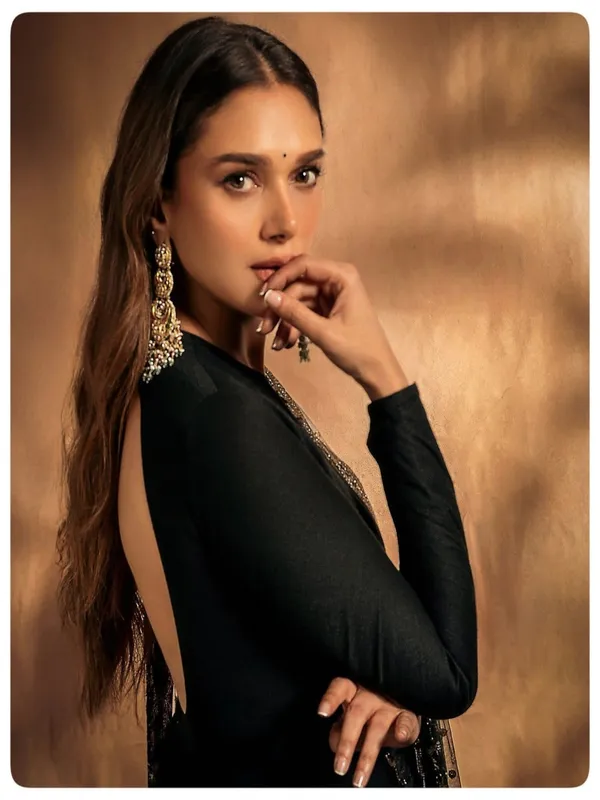 Black_Georgette_Embellished_Anarkali_Suit_For_Women