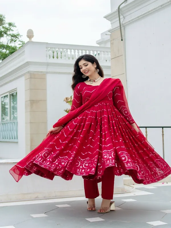 Red_Georgette_Embellished_Anarkali_Kurta_With_Dupatta_For_Women
