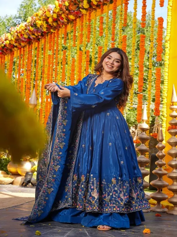 Blue_Georgette_Embroidered_Anarkali_Suit_Set_For_Women