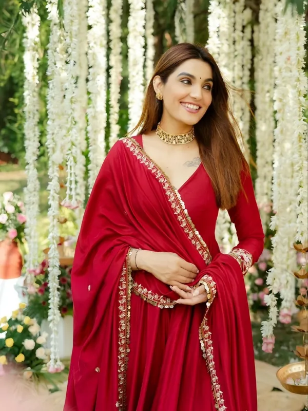 Red_Georgette_Embroidered_Anarkali_Kurta_Set_For_Women
