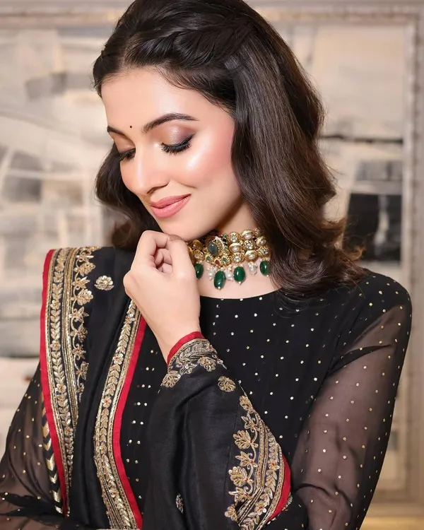 Black_Georgette_Embroidered_Kurta_Dupatta_Set_For_Women