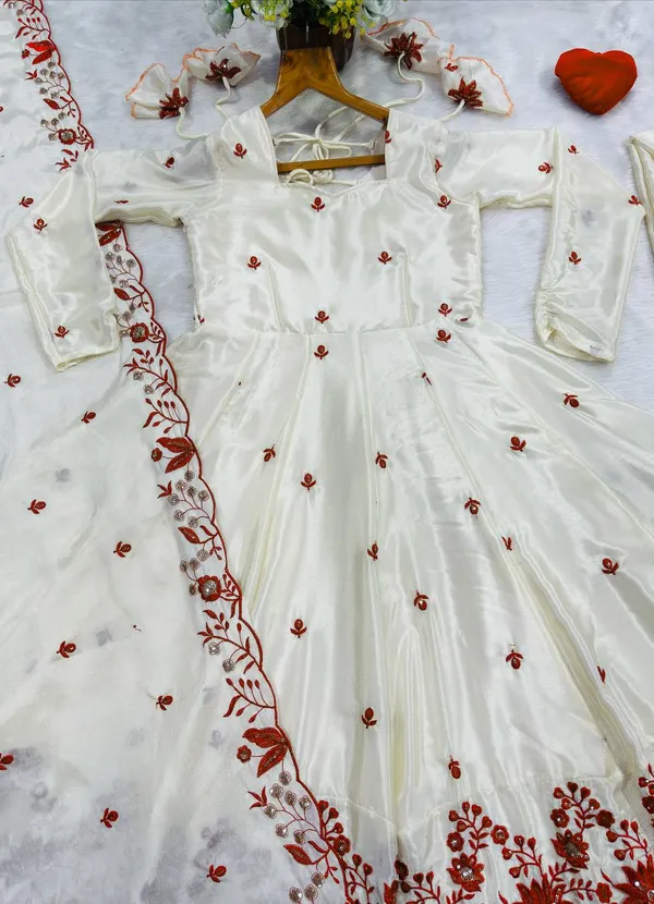 Cream_Georgette_Embroidered_Anarkali_Dress_Set_For_Women
