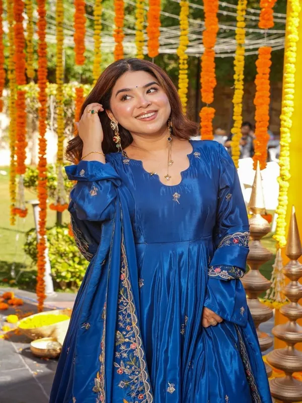 Blue_Georgette_Embroidered_Anarkali_Suit_Set_For_Women