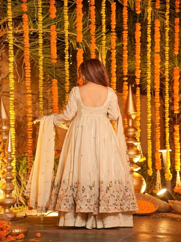 Ivory_Georgette_Floral_Anarkali_Suit_Set_For_Women