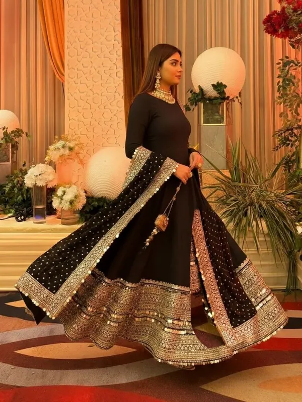 Black_Georgette_Embroidered_Flared_Anarkali_Suit_With_Dupatta_For_Women