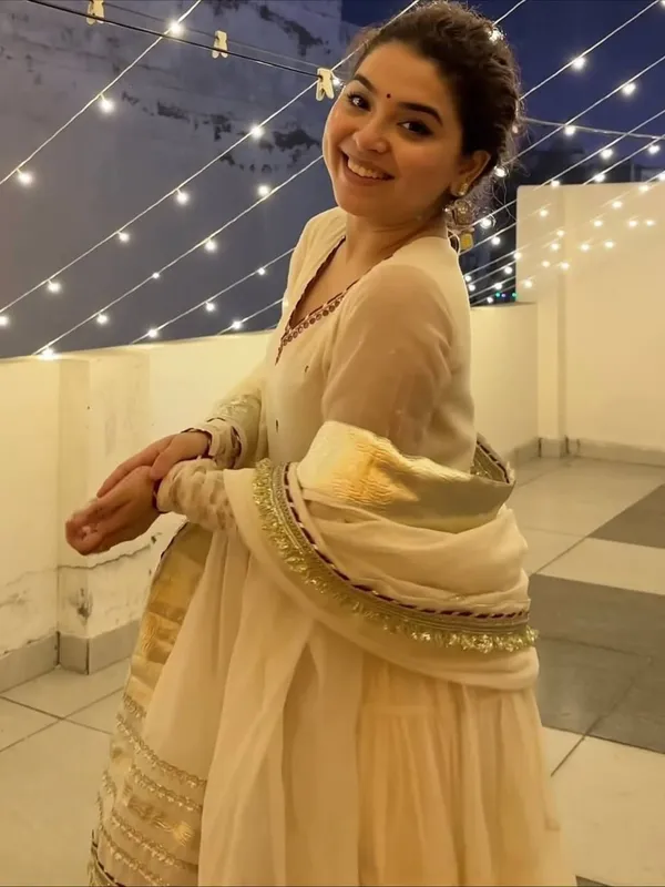 Cream_Georgette_Embellished_Anarkali_Suit_With_Dupatta_For_Women