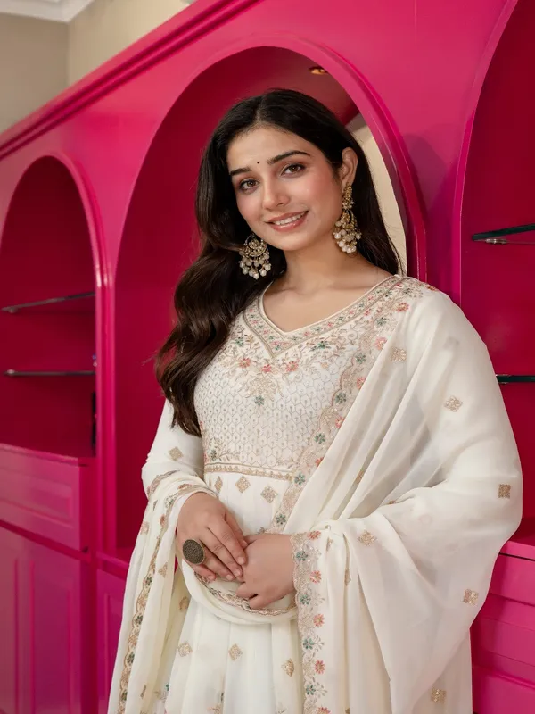 Ivory_Georgette_Embroidered_Anarkali_Kurta_Set_For_Women