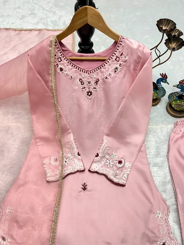Pink_Georgette_Embroidered_Straight_Fit_Salwar_Suit_Set_For_Women