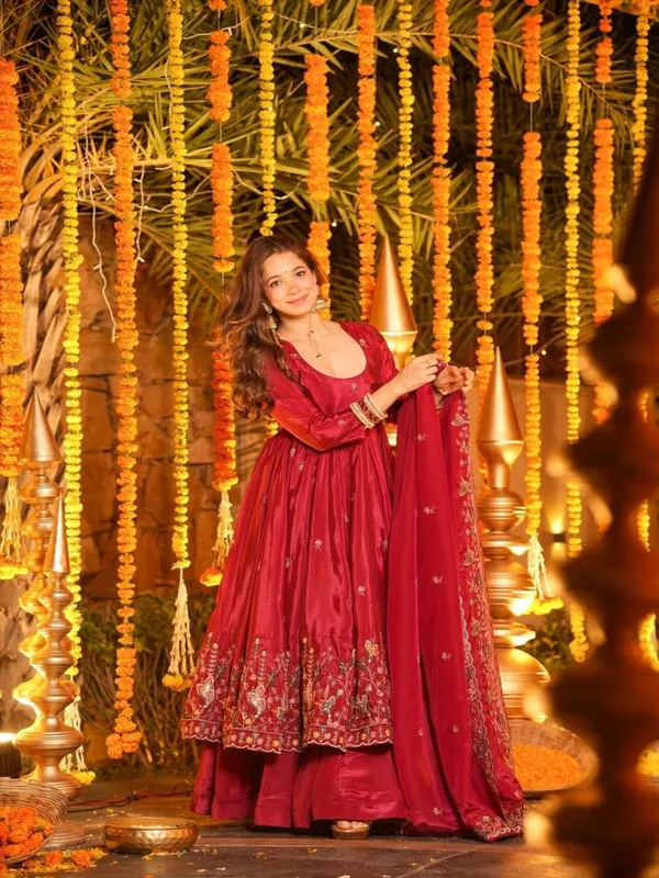 Red_Georgette_Embroidered_Anarkali_Kurta_With_Bottoms_Dupatta_For_Women