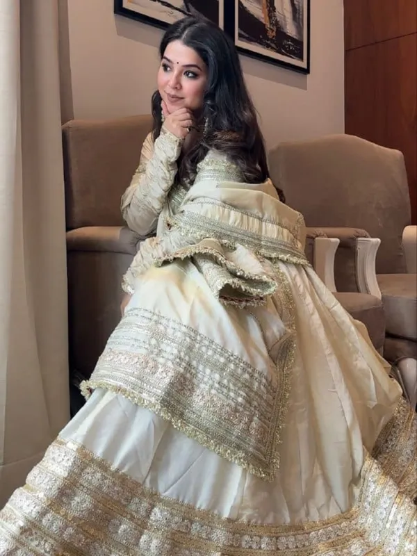 Ivory_Georgette_Embellished_Anarkali_Suit_For_Women