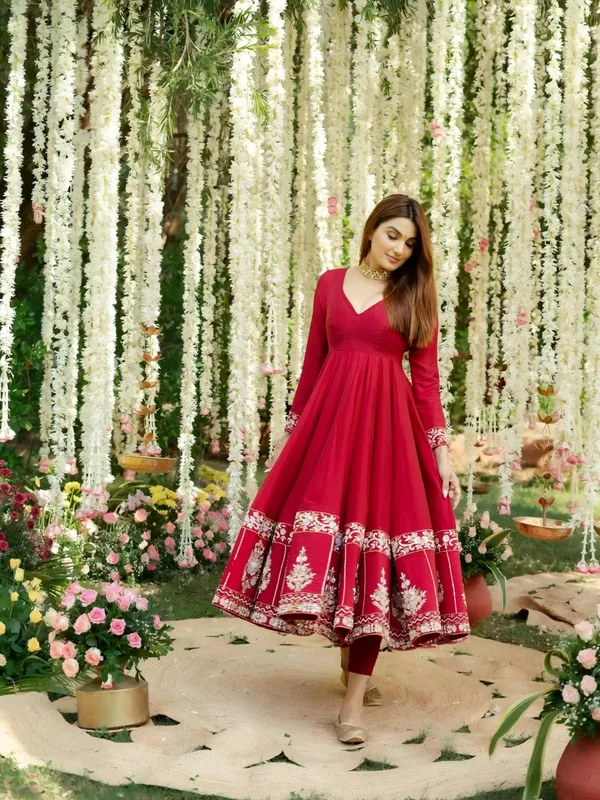 Red_Georgette_Embroidered_Anarkali_Kurta_Set_For_Women