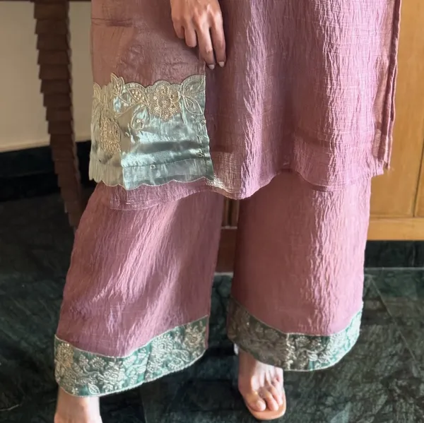 Pink_Georgette_Embroidered_Straight_Kurta_Set_For_Women