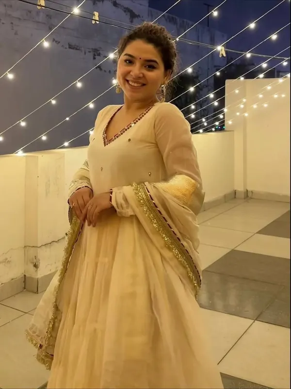 Cream_Georgette_Embellished_Anarkali_Suit_With_Dupatta_For_Women