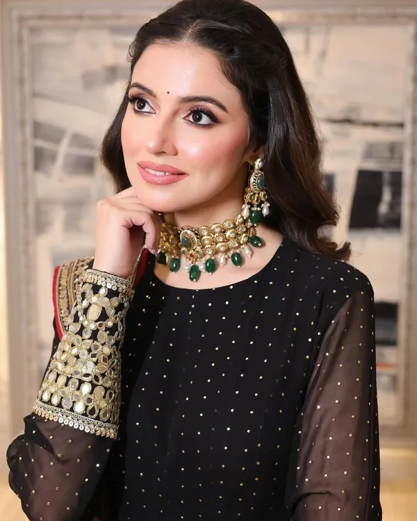 Black_Georgette_Embroidered_Kurta_Dupatta_Set_For_Women