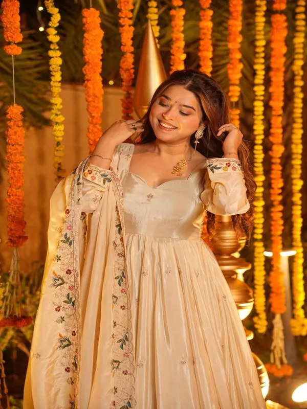 Ivory_Georgette_Floral_Anarkali_Suit_Set_For_Women