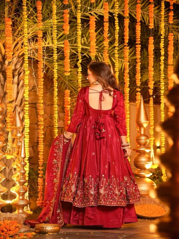 Red_Georgette_Embroidered_Anarkali_Kurta_With_Bottoms_Dupatta_For_Women