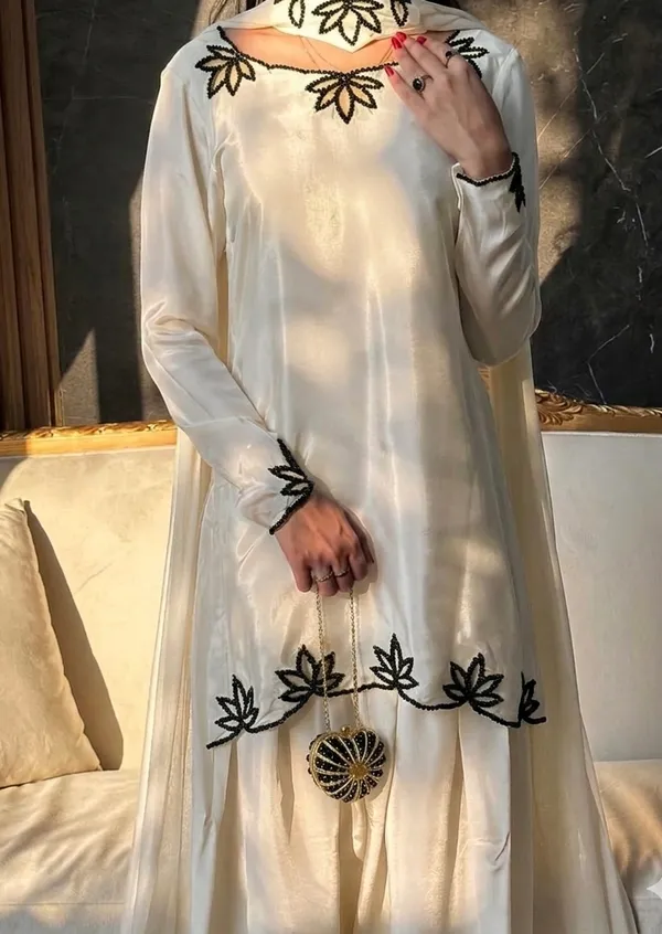 White_Georgette_Embroidered_Straight_Kurta_Set_For_Women