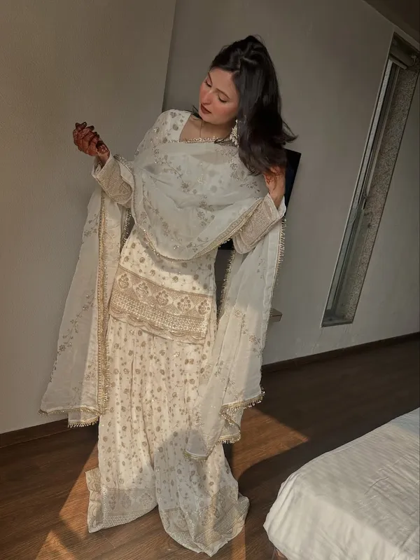 Ivory_Georgette_Embroidered_Anarkali_Kurta_Set_For_Women