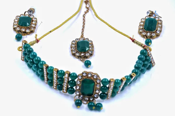 Green_Gold_Tone_Stone_Studded_Layered_Necklace_Set_For_Women