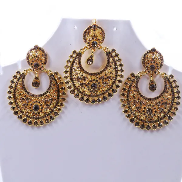 Gold_Tone_Stone_Studded_Maang_Tikka_And_Earrings_Set_For_Women