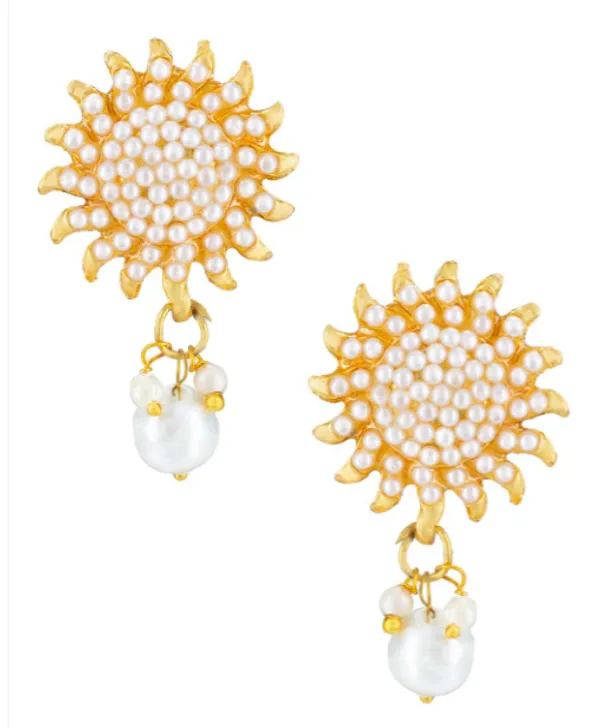 Gold_White_Pearl_Sunburst_Necklace_Set_For_Women